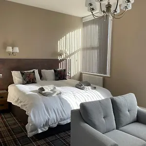 Carlton House 2* سكرابورو